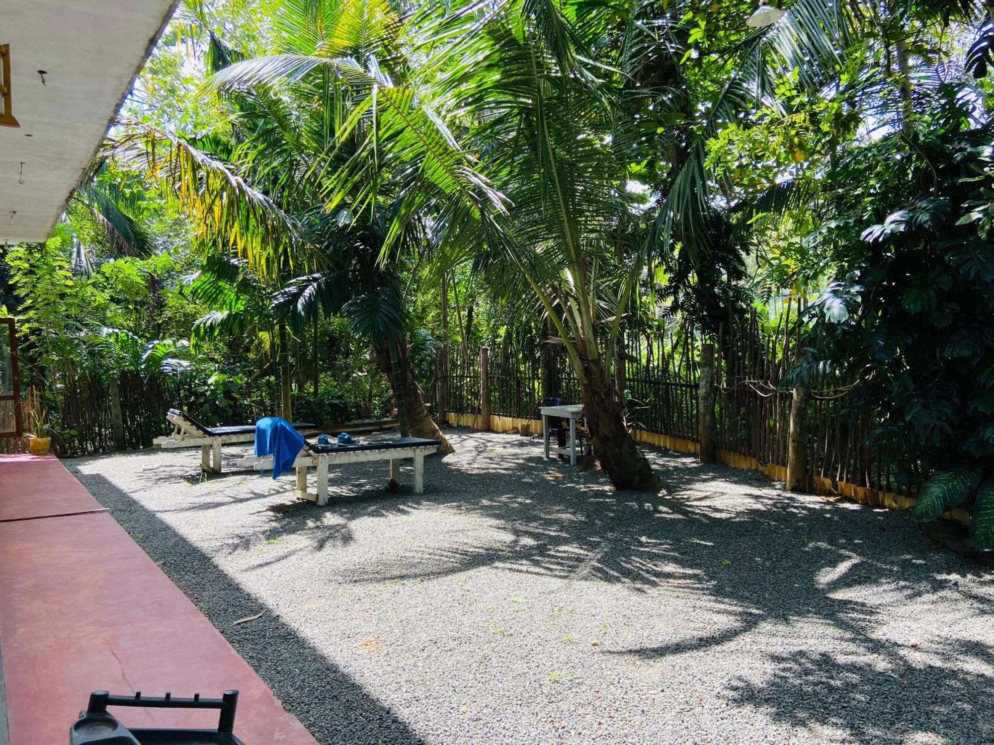 Leo Homestay Dikwella Sur Exterior foto